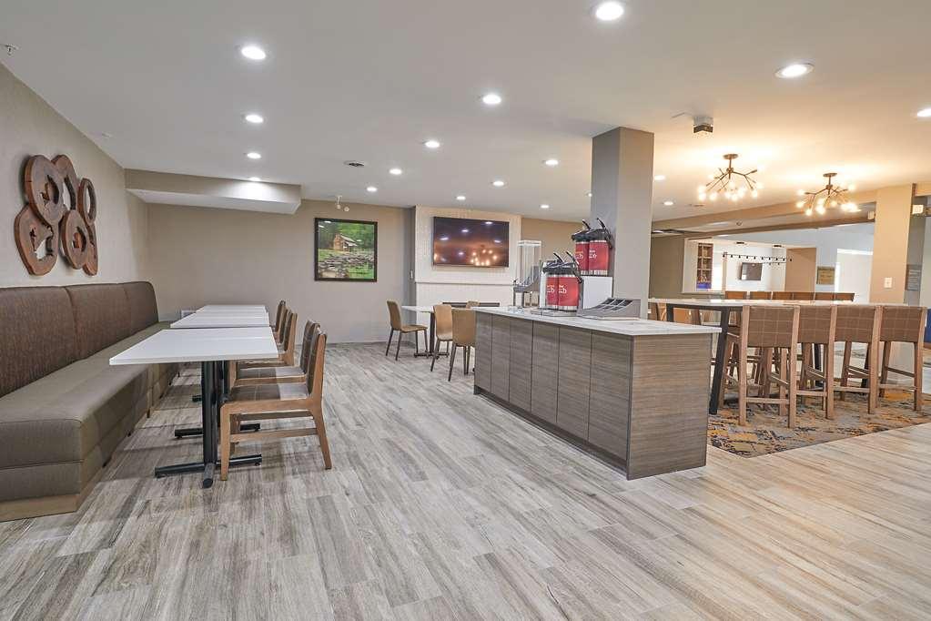 Best Western Plus Bourbonnais Hotel & Suites Facilities photo