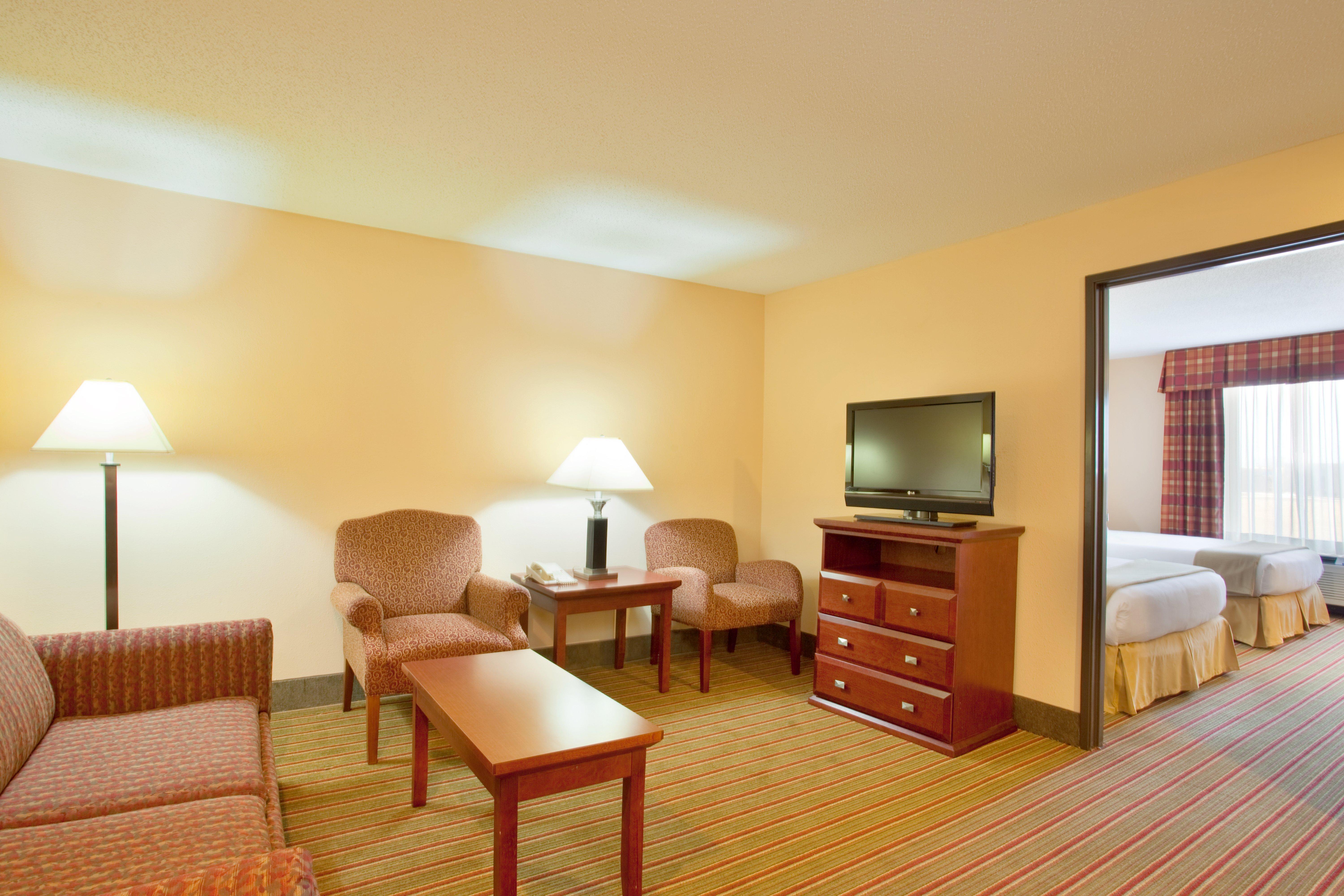 Best Western Plus Bourbonnais Hotel & Suites Exterior photo