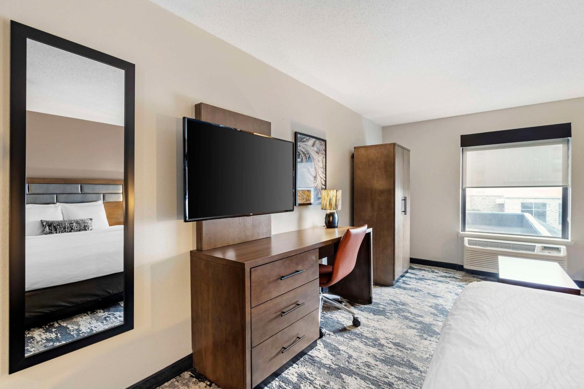 Best Western Plus Bourbonnais Hotel & Suites Exterior photo