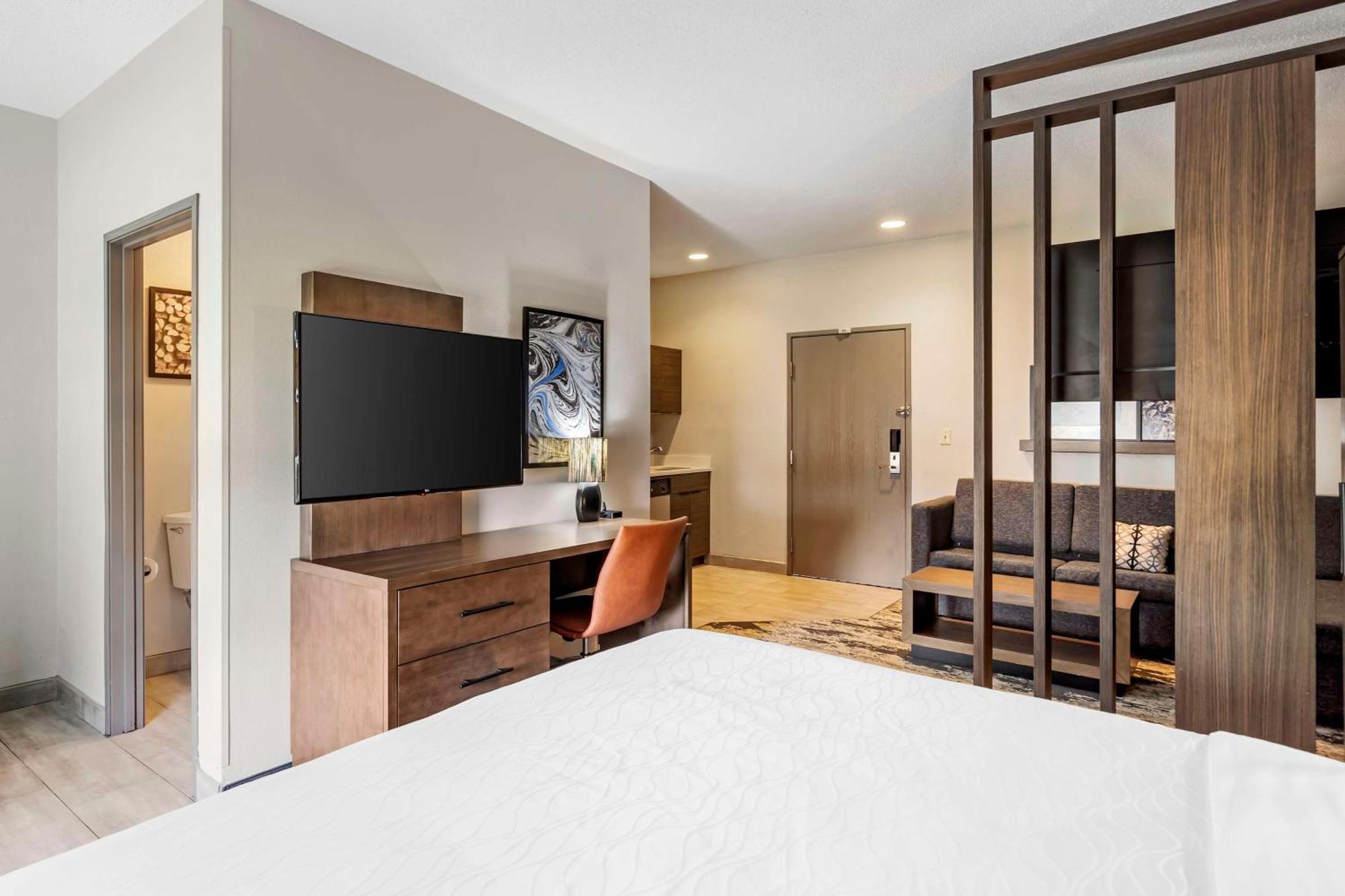 Best Western Plus Bourbonnais Hotel & Suites Exterior photo