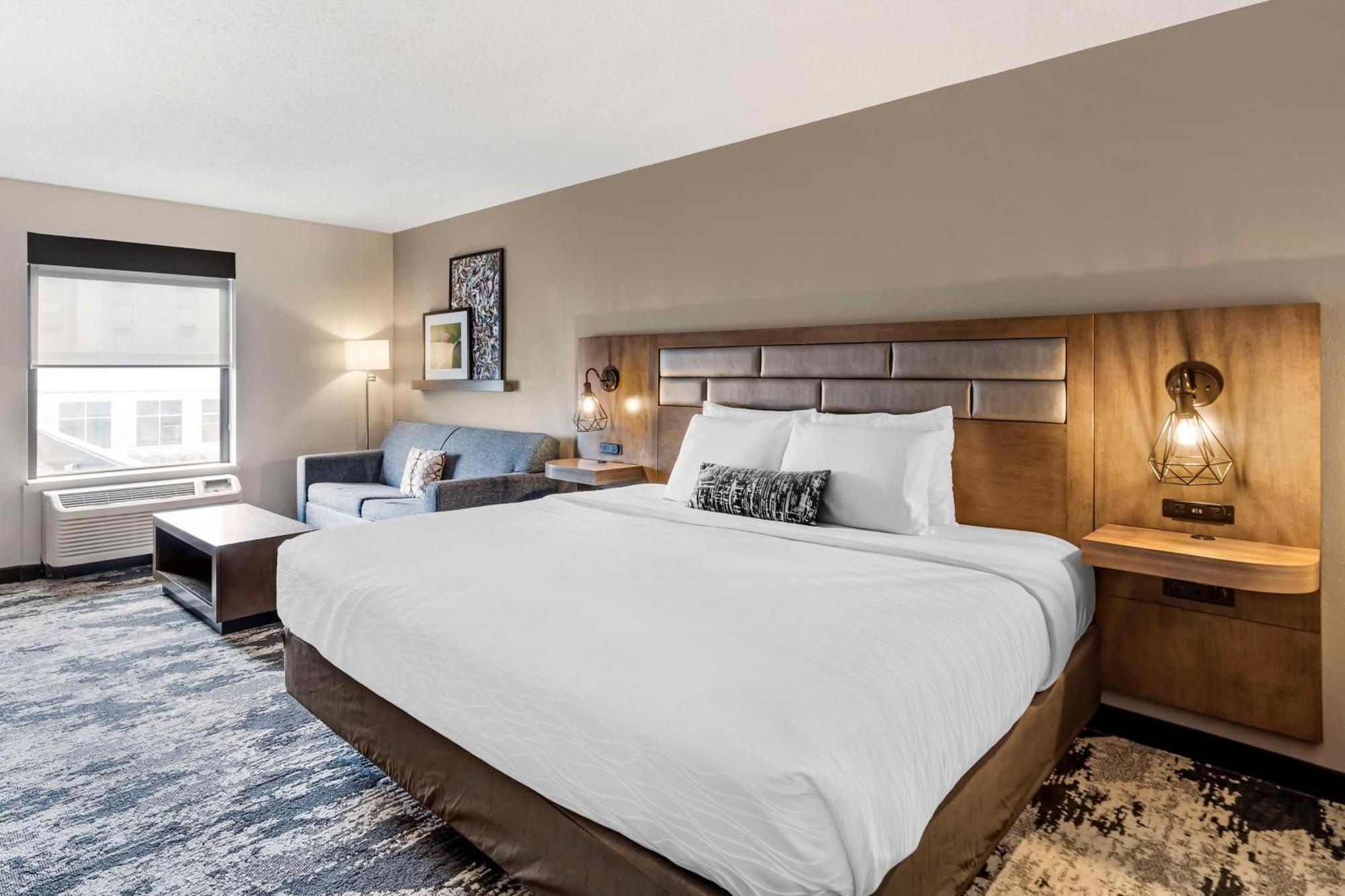Best Western Plus Bourbonnais Hotel & Suites Exterior photo