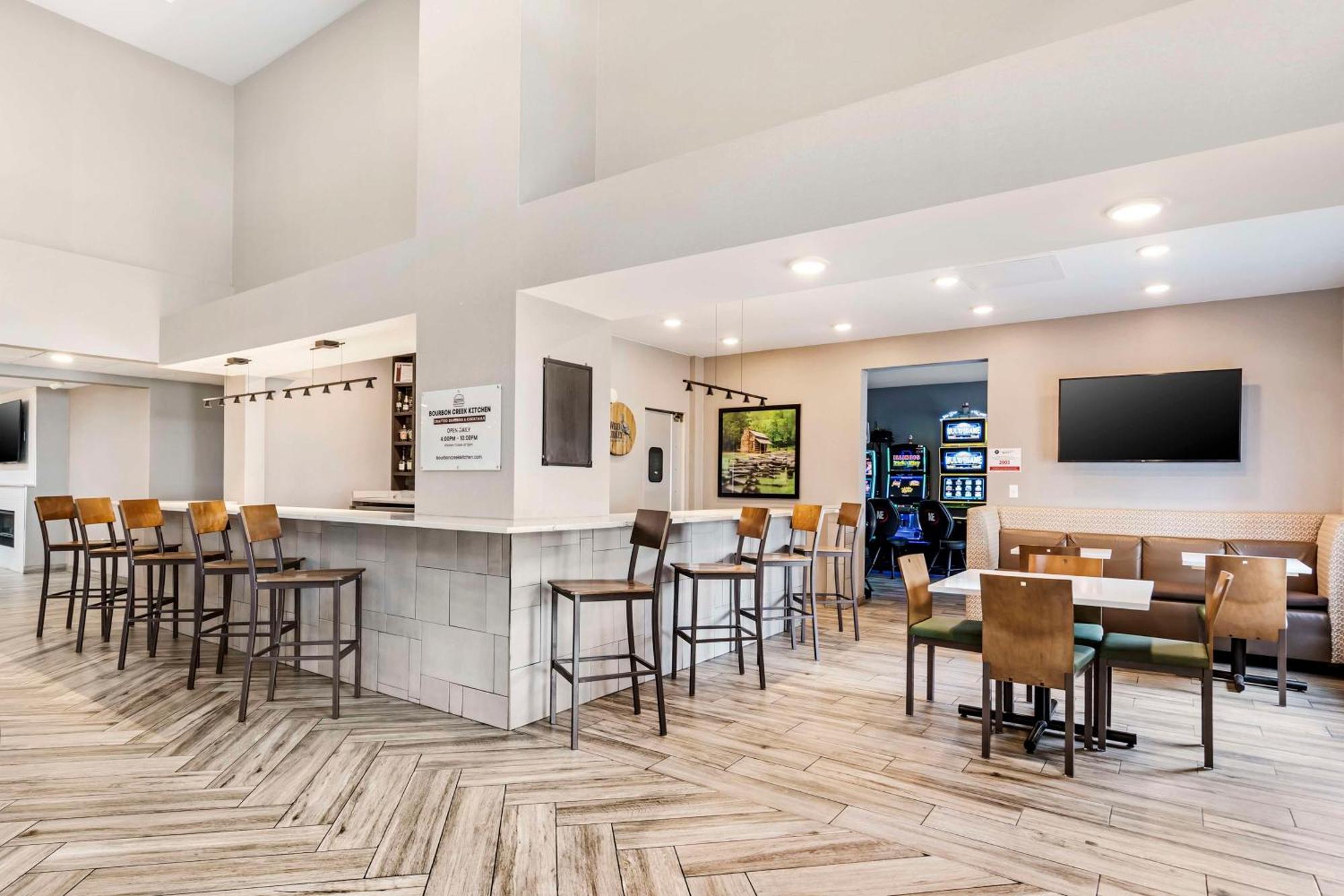 Best Western Plus Bourbonnais Hotel & Suites Exterior photo