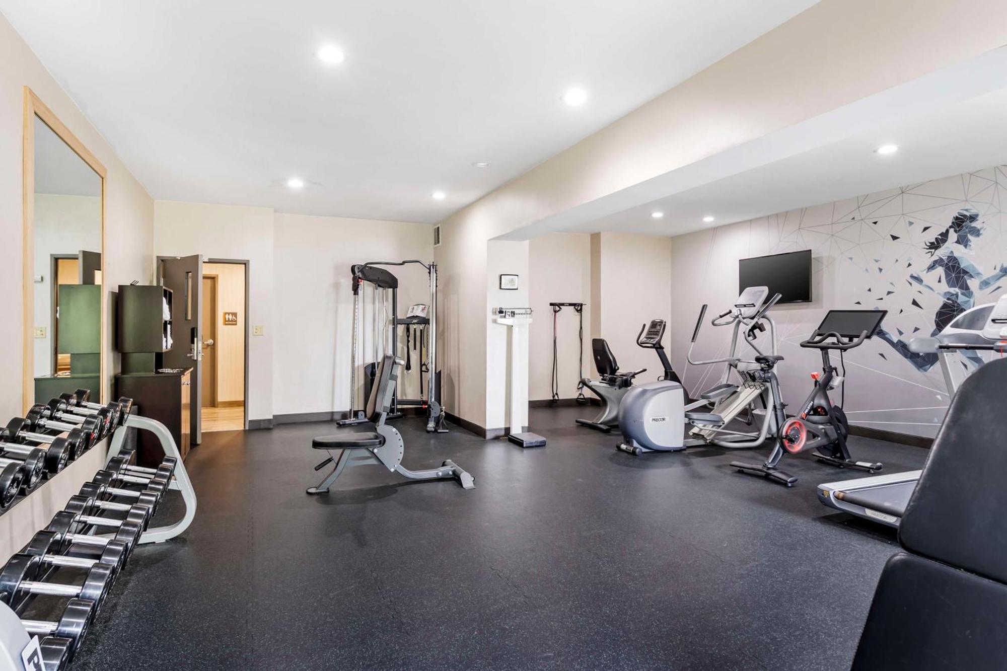 Best Western Plus Bourbonnais Hotel & Suites Exterior photo