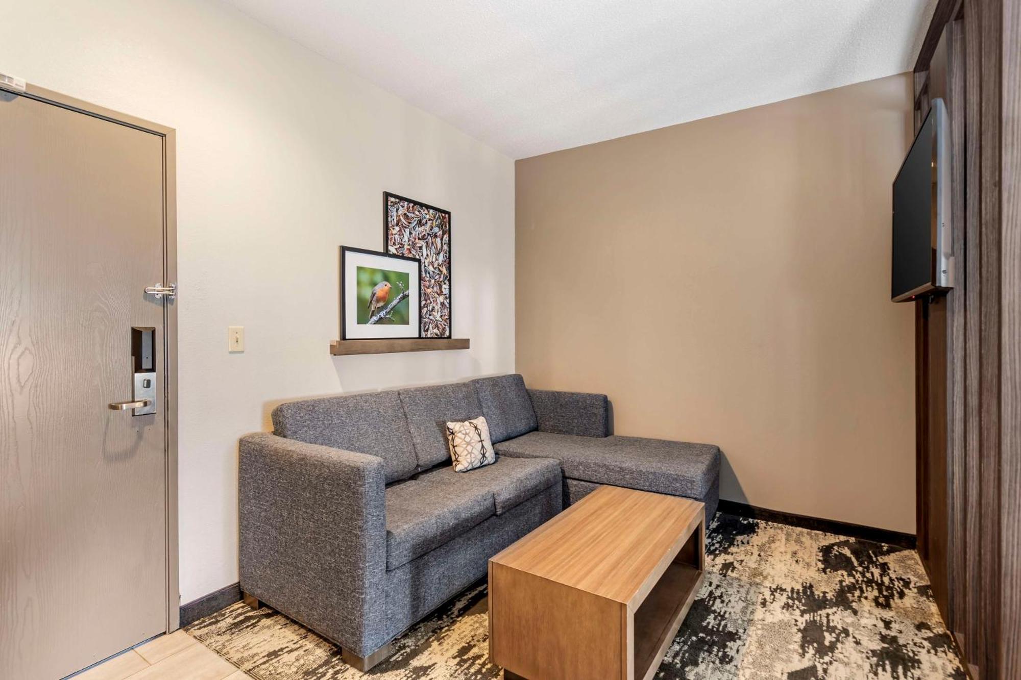 Best Western Plus Bourbonnais Hotel & Suites Exterior photo