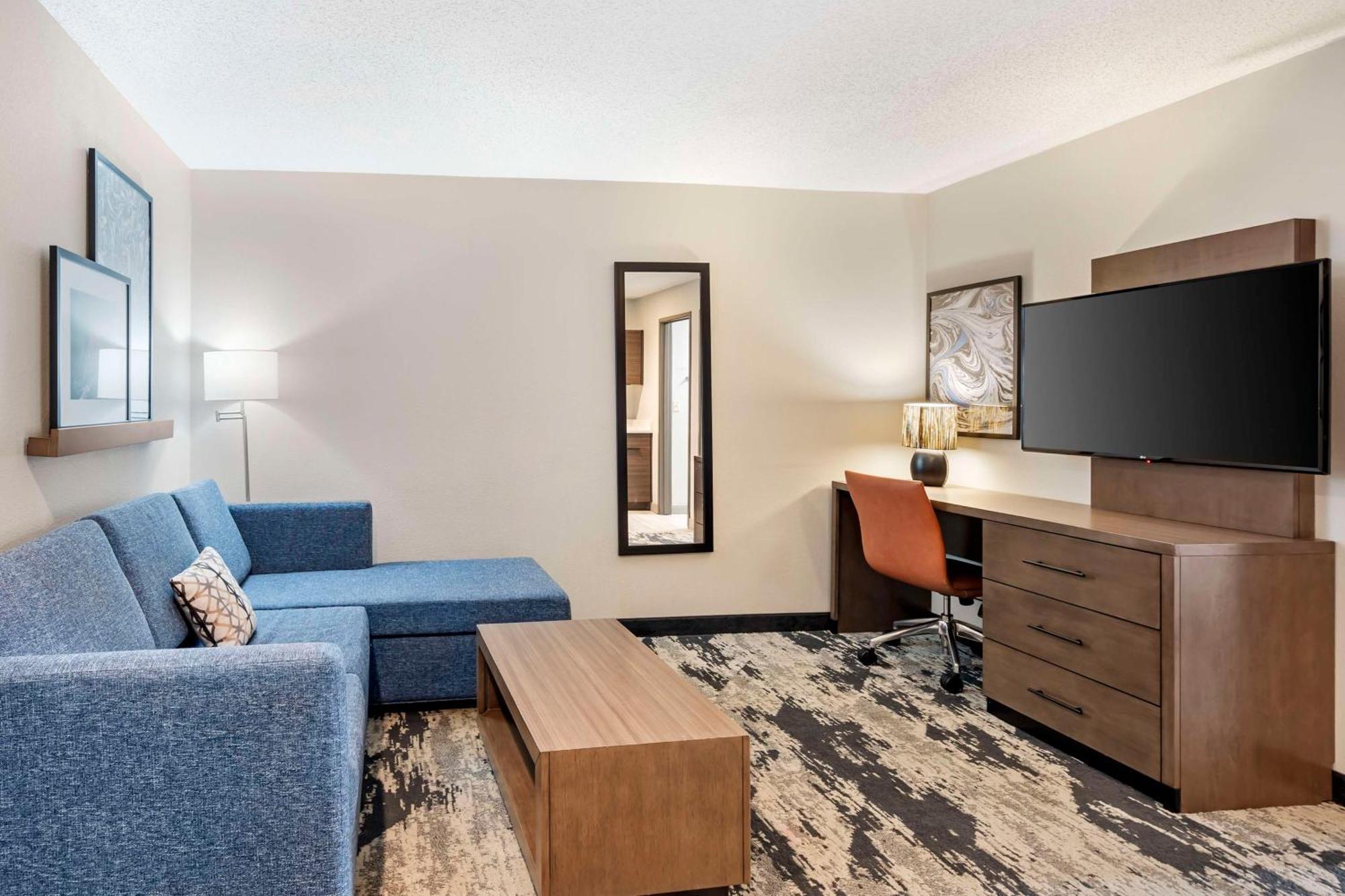 Best Western Plus Bourbonnais Hotel & Suites Exterior photo