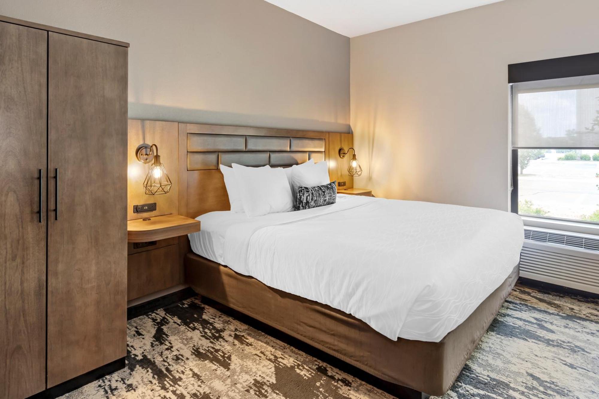 Best Western Plus Bourbonnais Hotel & Suites Exterior photo
